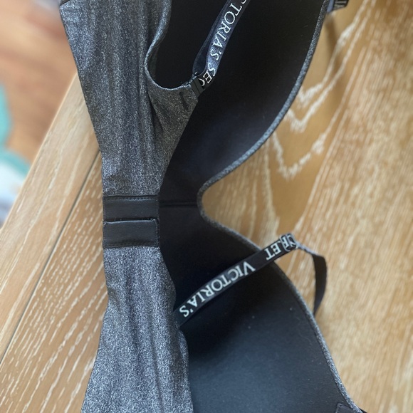 Victorias Secret favorite T-shirt bras - Picture 5 of 5